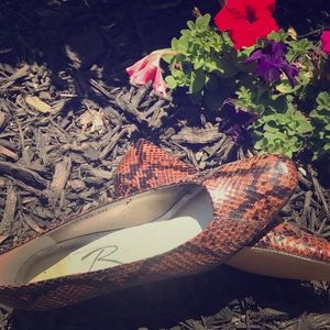 Vintage snake skin heels size 6 narrow!